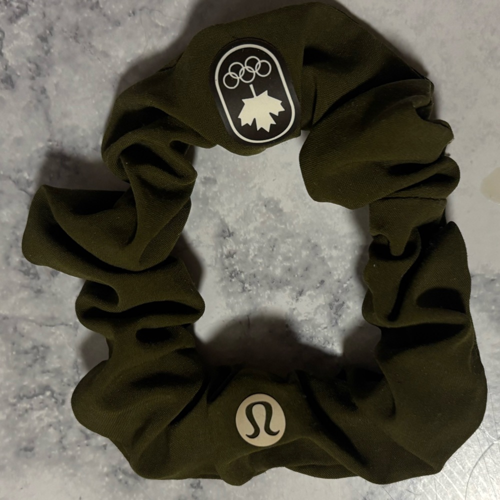 Lululemon Canadian Olympics Scrunchie